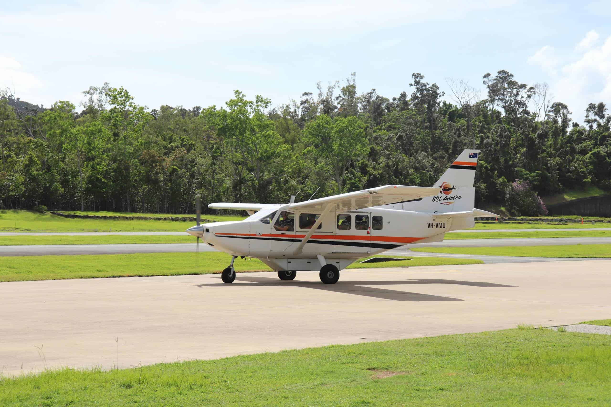 Kleines Flugzeug auf dem Flughafen in Panama, San Blas Inseln.