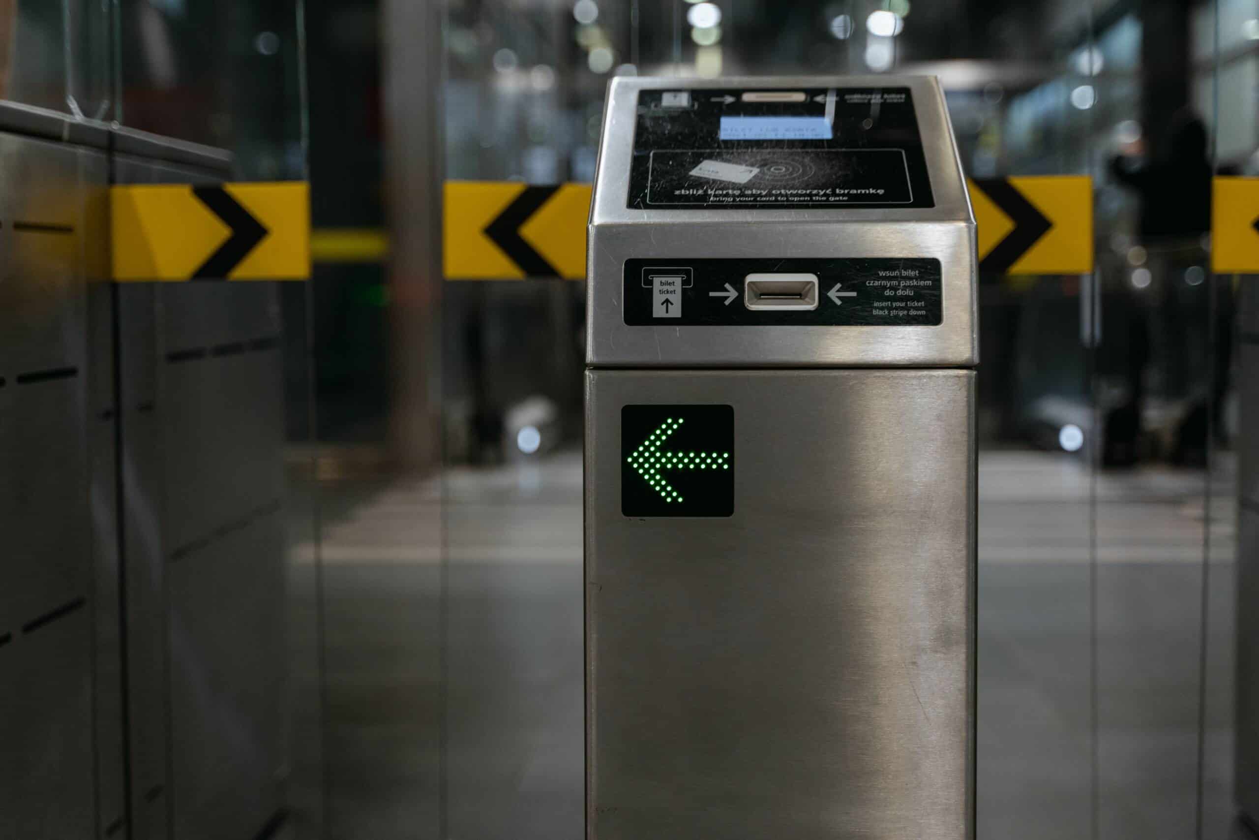 Automatischer Check-in Automat am Flughafen Panama.